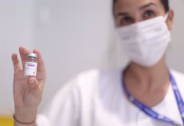 MSF pide no administrar dosis de refuerzo hasta que sanitarios y vulnerables de todo el mundo se vacunen