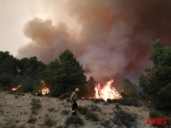 Aragonès pide prudencia para concentrar bomberos en Santa Coloma de Queralt (Tarragona)