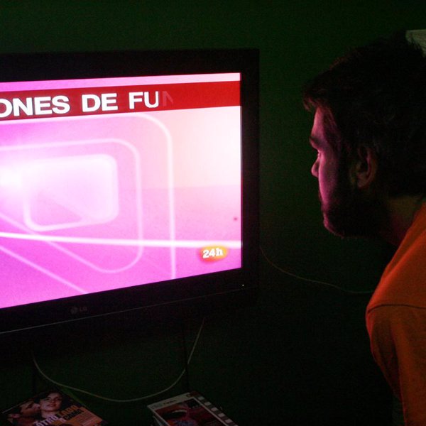 Los españoles consumieron menos de 5 horas de contenido audiovisual en junio, 21 minutos menos que en mayo