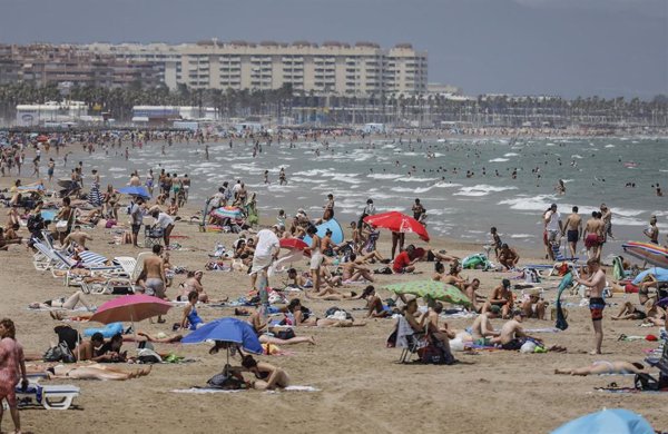 Las temperaturas máximas vuelven a subir hoy en España y seis provincias alcanzan el nivel de riesgo por calor