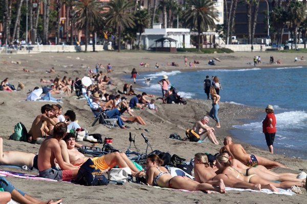 Andalucía pide toque de queda para Marbella y Estepona tras superar la tasa de 1.000