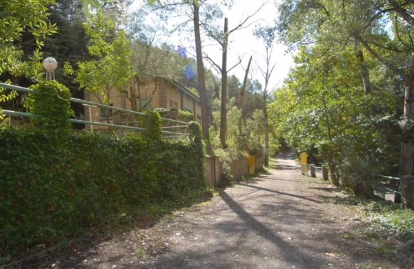 Un poblado rural de antigua construcción en Camarasa (Lleida) se vende por 990.000 euros