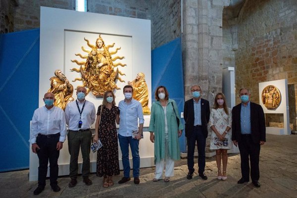 Casado visita la exposición 'Las Edades del Hombre' y expresa su apoyo al patrimonio románico palentino