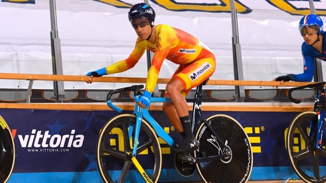 Albert Torres se mantiene decimoquinto en el ecuador del ómnium - Vimarsana News