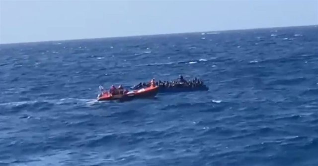 Helena Maleno denuncia la muerte de 18 personas tras el naufragio de una neumática que iba rumbo a Canarias - Vimarsana News
