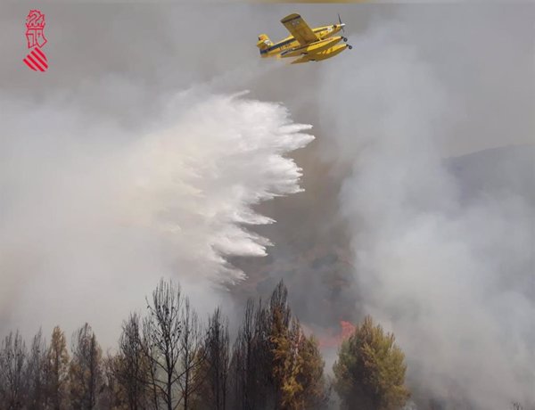 Estabilizado el incendio forestal de Azuébar (Castellón) que afecta ya a unas 500 hectáreas de superficie