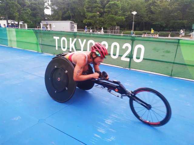 Eva Moral conquista el bronce en la clase PTWC del triatlón y Jairo Ruiz finaliza octavo en PTS5 - Vimarsana News