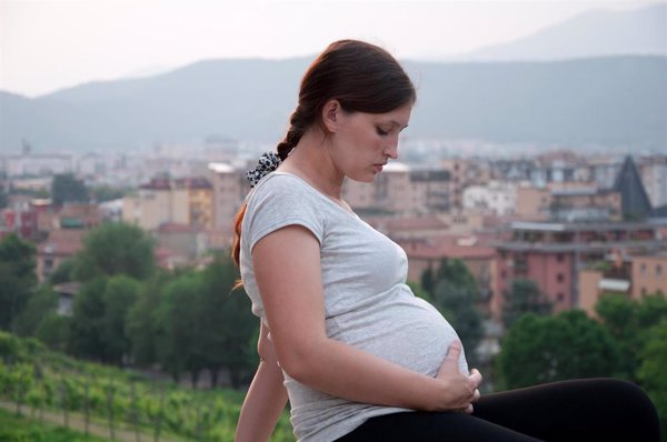 Sanidad recuerda que evitar el alcohol en el embarazo previene el trastorno del espectro alcohólico fetal