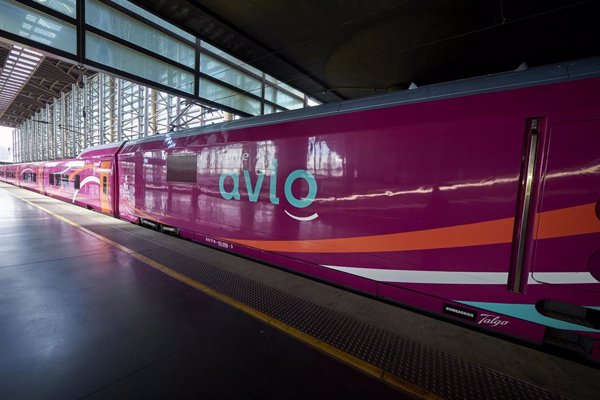 El tren entre Madrid y Barcelona ya supera el tráfico anterior al Covid gracias a la entrada del low cost
