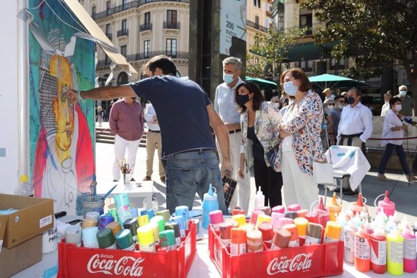 Una veintena de artistas llevan la celebración del 275 aniversario del nacimiento de Goya a la calle en Zaragoza