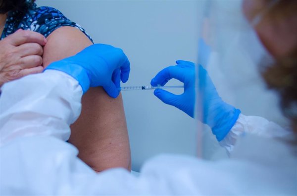 Las personas con cáncer tienen una respuesta inmunitaria adecuada a la vacunación contra la Covid-19