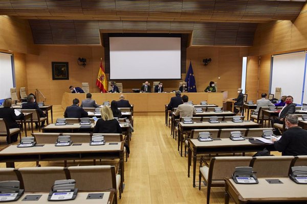 El Gobierno llega dividido a votar la reforma de cadena alimentaria por dudas del PSOE en la venta a pérdidas