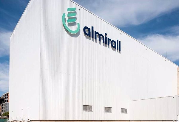 Almirall cierra la emisión de obligaciones y desembolsa 300 millones