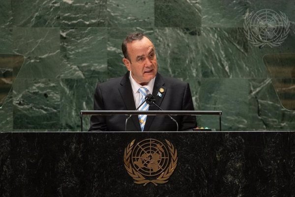 Giammattei afea a EEUU no reconocer sus éxitos contra el narcotráfico, del que tiene