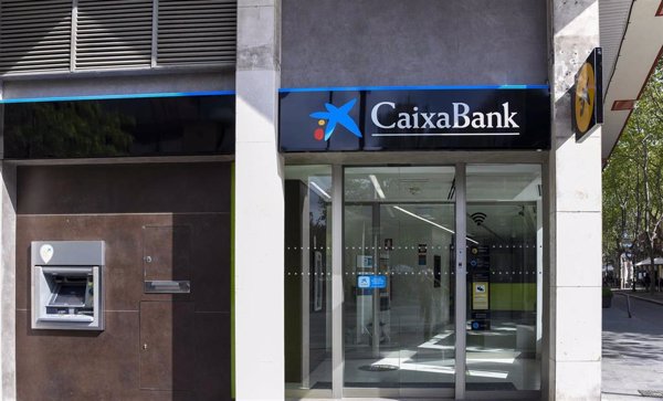 La banca cerró oficinas a un ritmo de diez al día durante la primera mitad de 2021