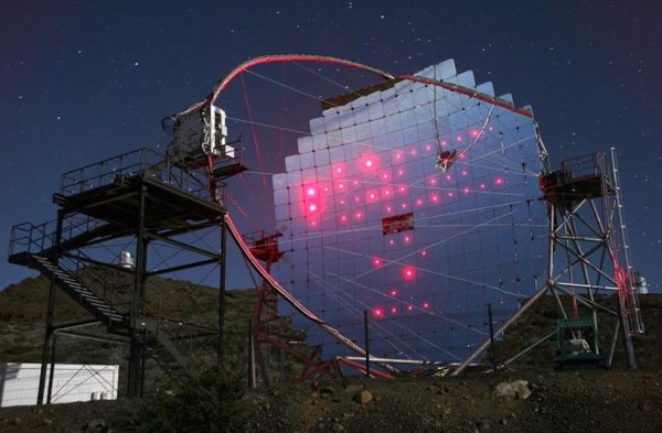 El observatorio del Roque de los muchachos (La Palma) sigue operativo pero sin sus telescopios, por la ceniza