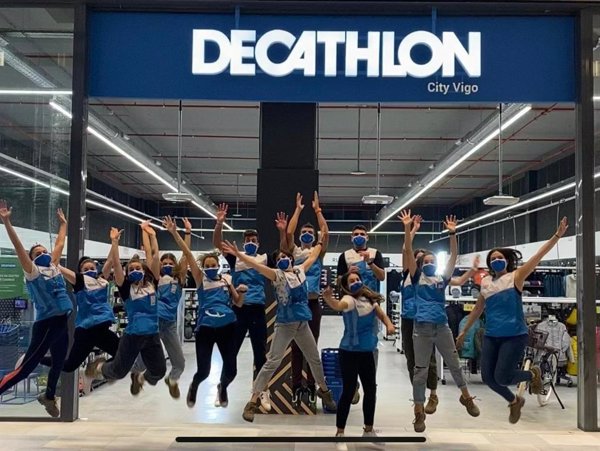 Decathlon abre las puertas de su tienda City de Vigo en el centro comercial Vialia