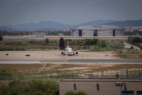 Junts y PSC acuerdan defender que se mantenga la inversión para ampliar El Prat