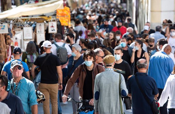 España se sitúa en la 'nueva normalidad' con varias CCAA acotando sus medidas solo a mascarilla y distancia