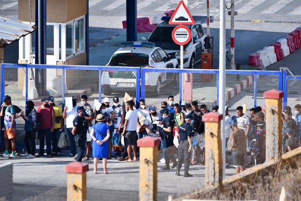 Más de 1.000 adultos y menores marroquíes continúan acogidos en Ceuta cinco meses después de la avalancha migratoria
