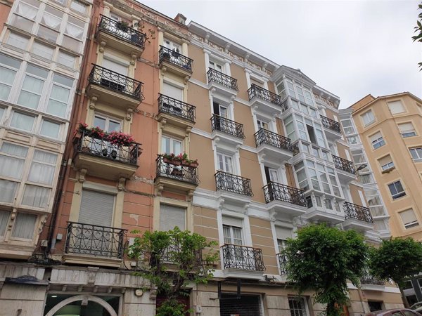 El sector inmobiliario espera con