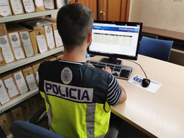 La Policía Nacional detiene a 62 personas en España por blanqueo de capitales a través de mulas de dinero