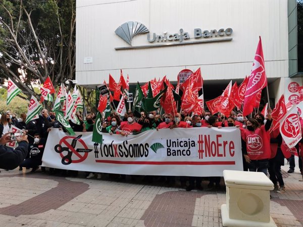 Los sindicatos de Unicaja mantienen la huelga este jueves al no alcanzar un preacuerdo del ERE