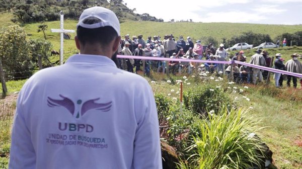 Colombia recupera tres cuerpos de personas presuntamente desaparecidas hace más de 30 años