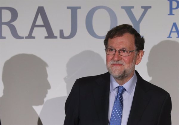 Rajoy dice que la foto entre Casado y Ayuso 