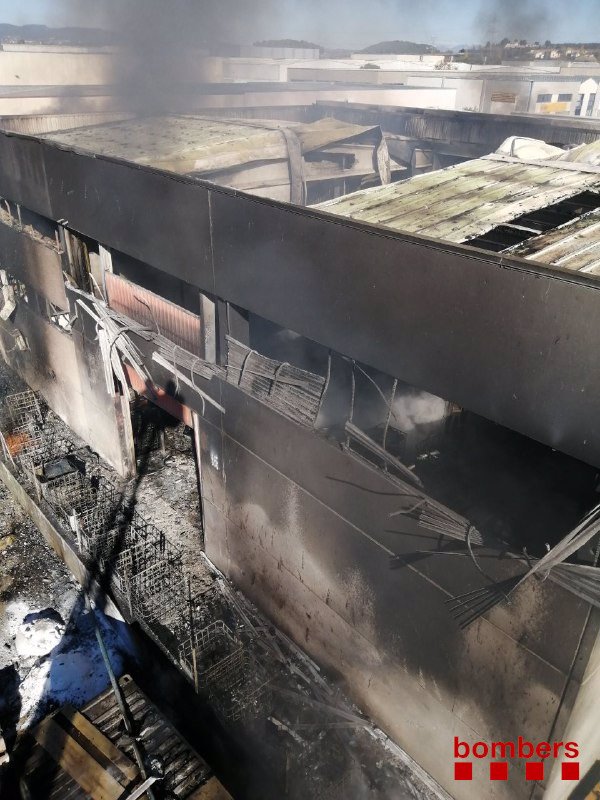 Controlado el incendio con 13 heridos en una empresa de L'Arboç (Tarragona)