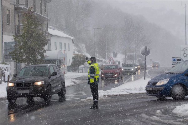 El temporal de nieve afecta a 83 carreteras, siete de ellas de la red principal