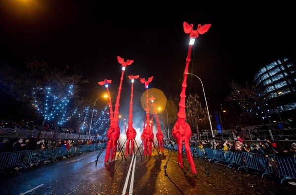 La ilusión y la magia de Melchor, Gaspar y Baltasar inundan Madrid en una Cabalgata marcada por la lluvia