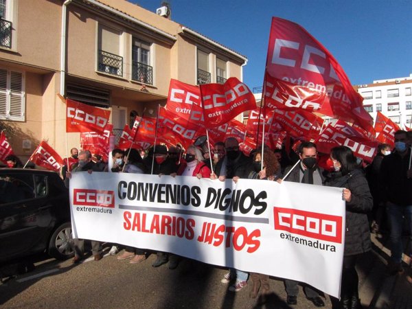 CCOO reclama activar negociaciones para revisar los salarios por la inflación en el sector 'teleco'