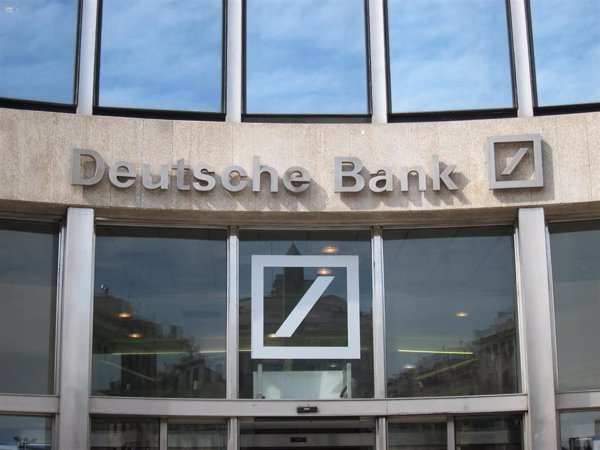 Deutsche Bank repartirá 700 millones entre sus accionistas mediante dividendos y recompras de acciones
