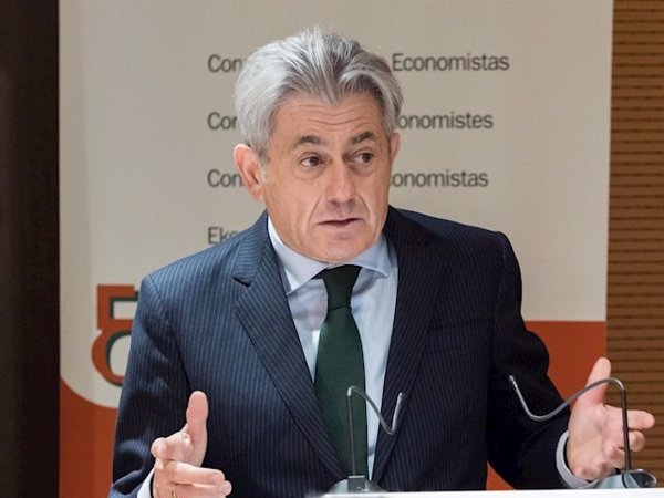 Economistas alertan del