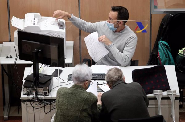 La Campaña de la Renta 2021 arranca este miércoles, con un aumento de los tramos del IRPF para rentas altas