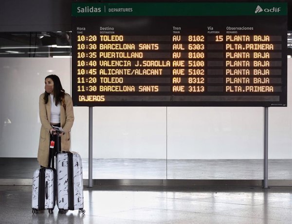Renfe refuerza con casi 40.000 plazas sus servicios para este puente