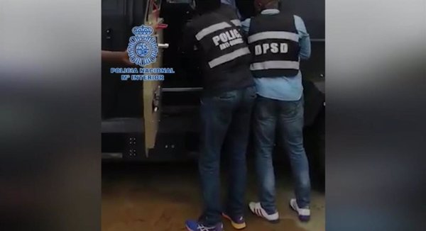 Un agente expulsado de la Policía, principal detenido por controlar la ruta africana de la cocaína