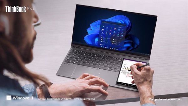 Un portátil con una segunda pantalla de 8 pulgadas junto al teclado: así quiere Lenovo revolucionar la multitarea