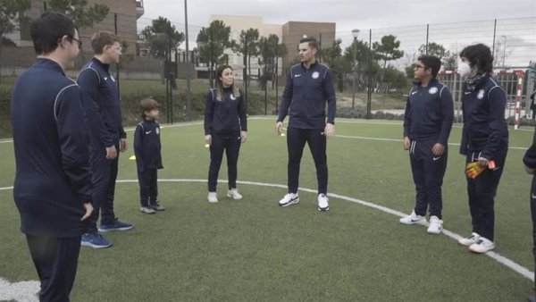 Fundación Atlético de Madrid impulsa el Manual de Fútbol Adaptado para mejorar la vida de niños con enfermedades raras