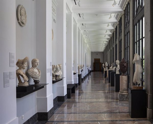 El Prado viaja desde el Antiguo Egipto al Barroco con las esculturas de la rehabilitada galería jónica norte