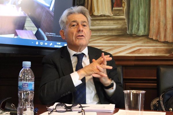 Los economistas mantienen en el 3,9% el crecimiento del PIB para 2022 y sitúan la inflación media en el 7,1%