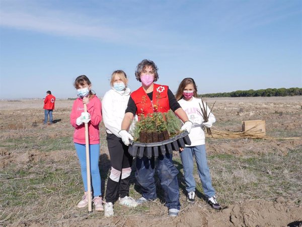ONG promueven el reciclaje, el consumo responsable y los huertos urbanos entre los jóvenes en el Día del Medio Ambiente