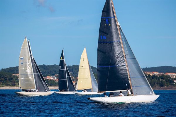 Sanxenxo se prepara para 10 días de regatas de clase 6 Metros con la Regata Rey Juan Carlos-El Corte Inglés