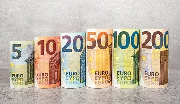 La mayoría de los europeos en los países sin euro son favorables a la adopción de la moneda única