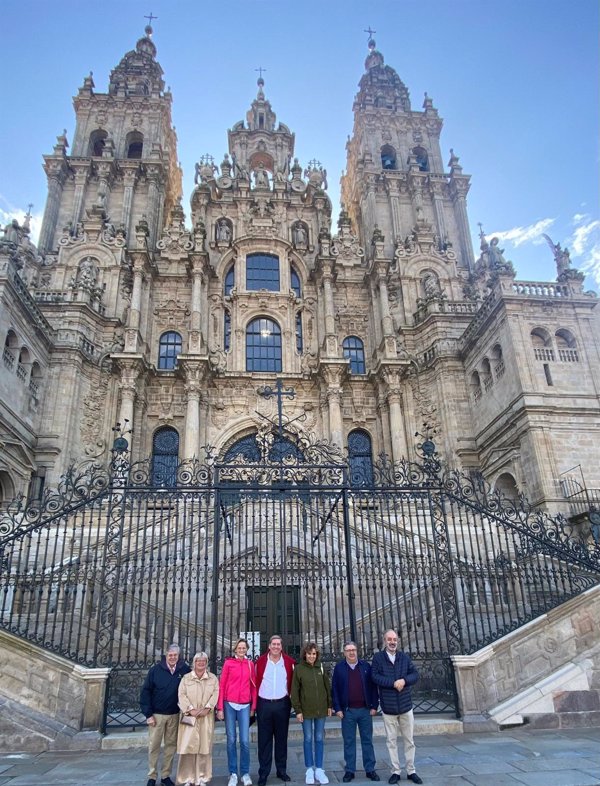 Eurodiputados del PP visitan la Catedral de Santiago y asisten a la Misa del Peregrino