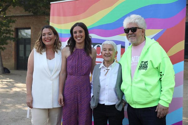 Almodóvar, Samantha Hudson y Carolina Iglesias, premiados por Igualdad con el Reconocimiento Arcoíris 'Orgullo de País'