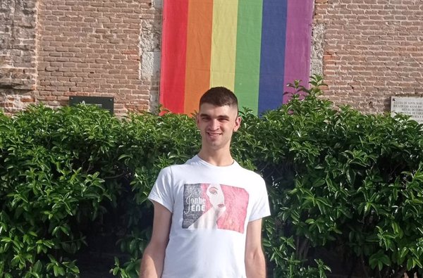 Alejandro, joven gay con parálisis cerebral: 