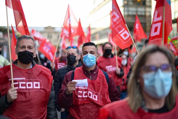 CCOO se manifiesta ante la Dirección General de Función Pública para exigir una subida salarial