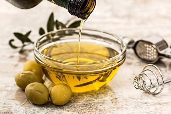 El consumo habitual de aceite de oliva en población sana podría reducir poco o nada la mortalidad prematura
